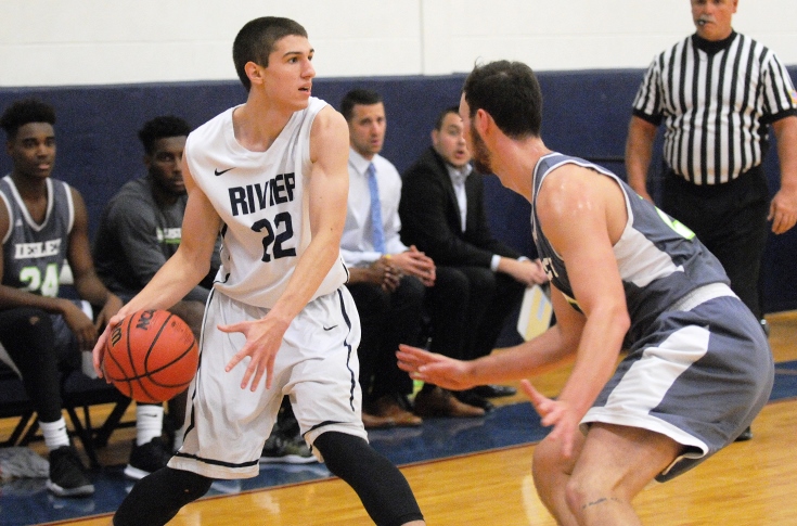 Men's Basketball: O'Loughlin, Raiders fall in final seconds to Castleton