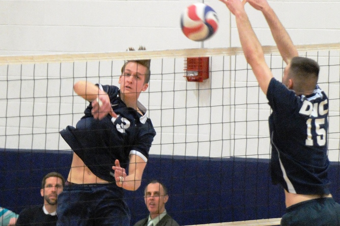 Men's Volleyball: #13 Rivier takes down JWU in straight sets