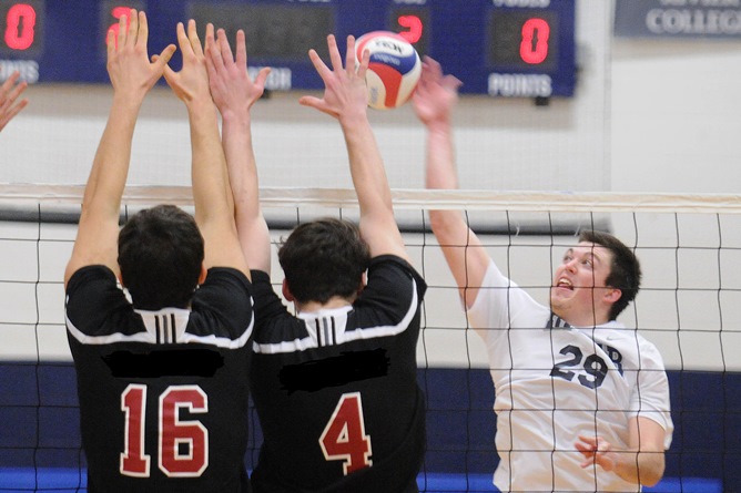 Men's Volleyball sweeps Emerson