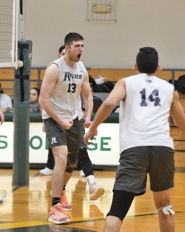 Men's Volleyball: Raiders pounce on Leopards, 3-2.