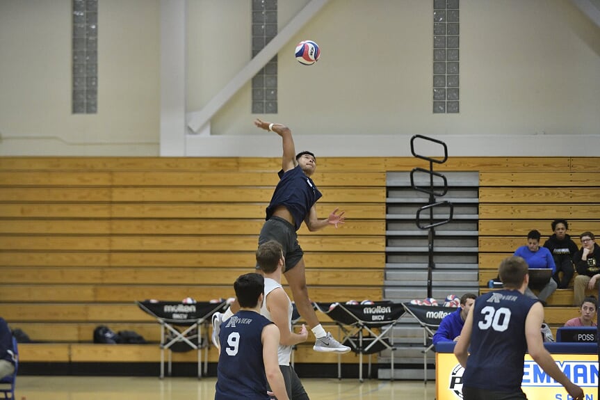 Men's Volleyball: Raiders burn the Lasers, 3-0.