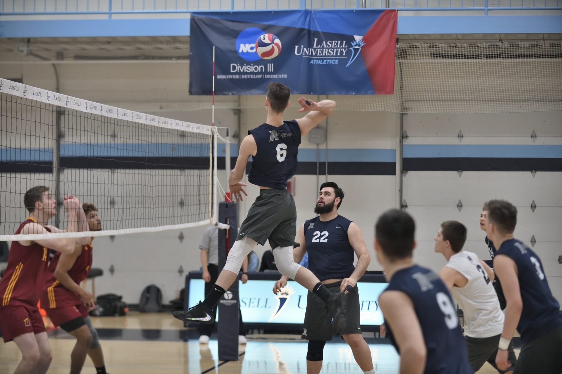 Men's Volleyball: Raiders earn two wins on the road.