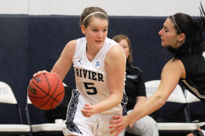 Women's Basketball tops Plymouth State 65-52 for first win of 2013-14