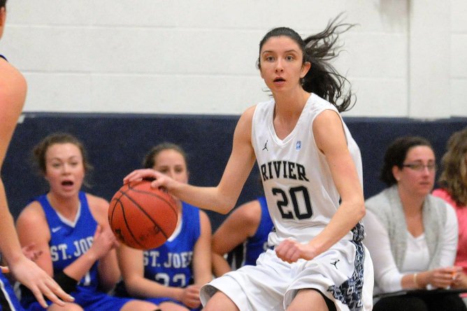 Women's Basketball falls to #19 Bowdoin College