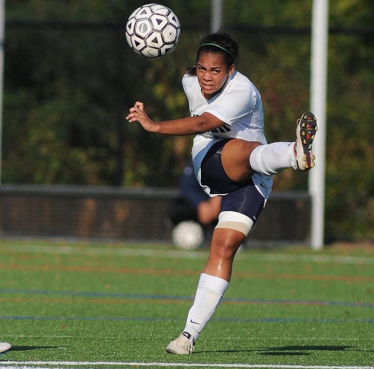 Women's Soccer gets tripped up in season opener, lose 1-0 to Colby-Sawyer