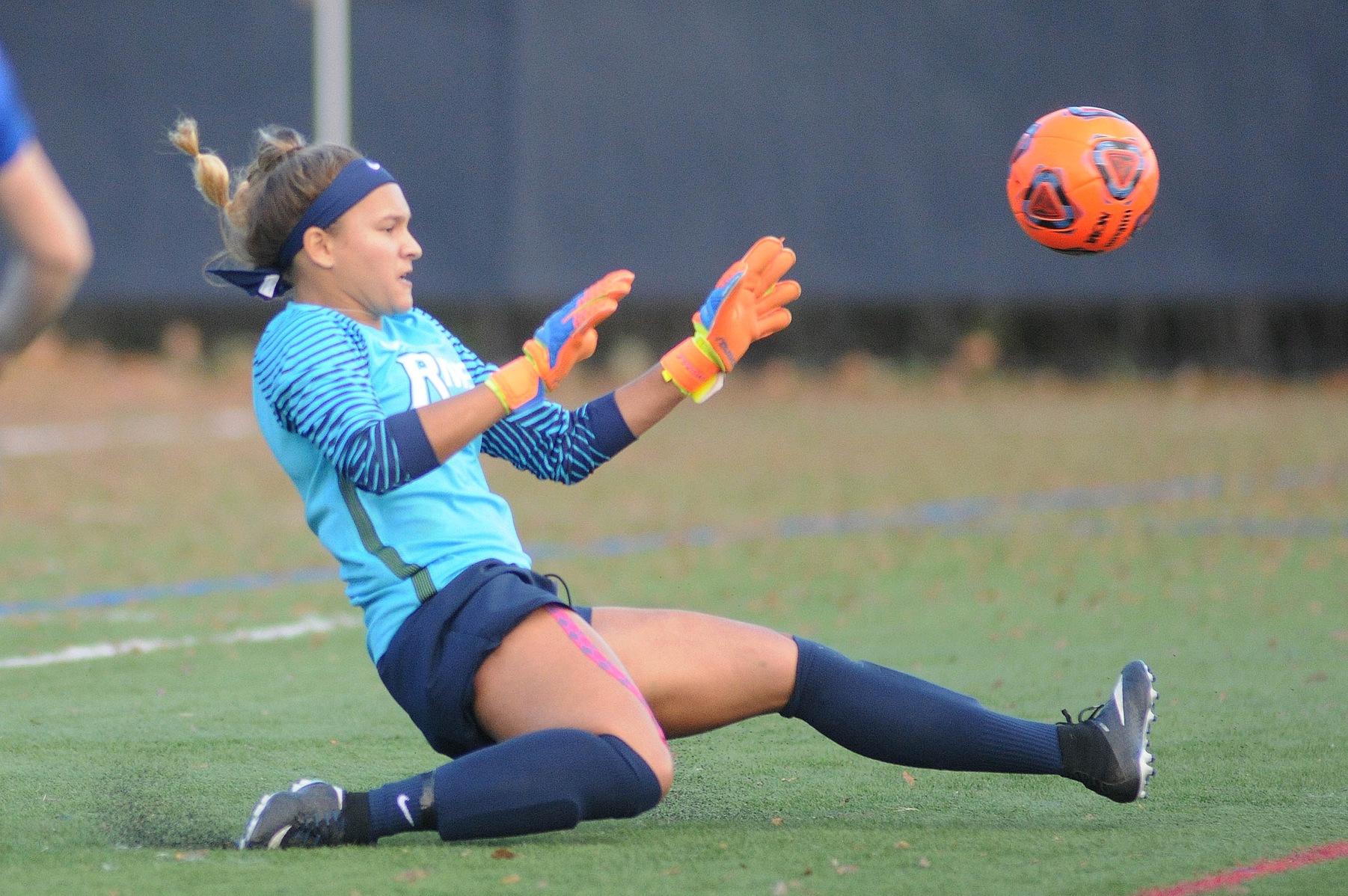Women's Soccer: Smith makes 11 saves in loss to JWU