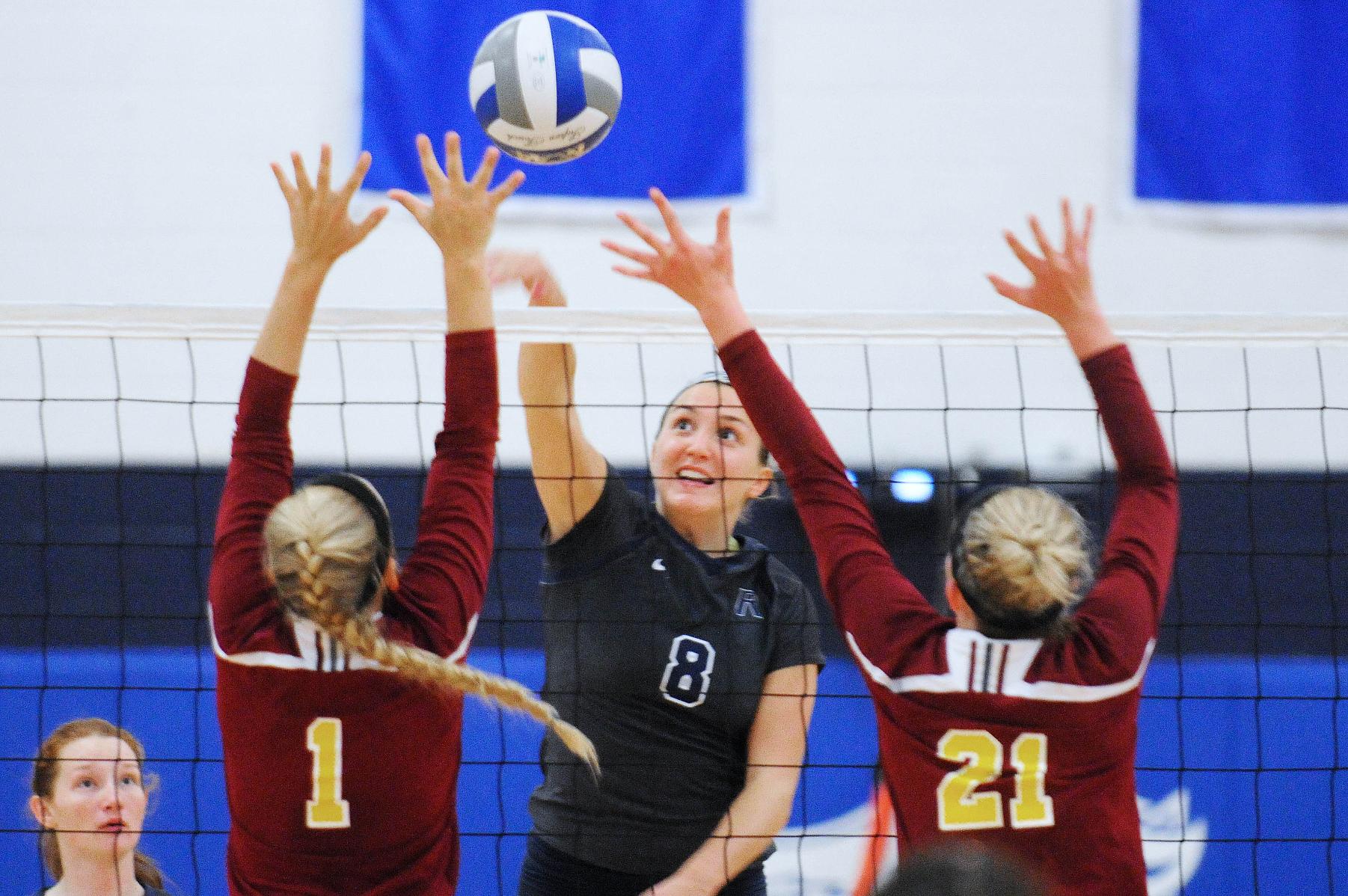 Women's Volleyball downed by Babson, 3-0