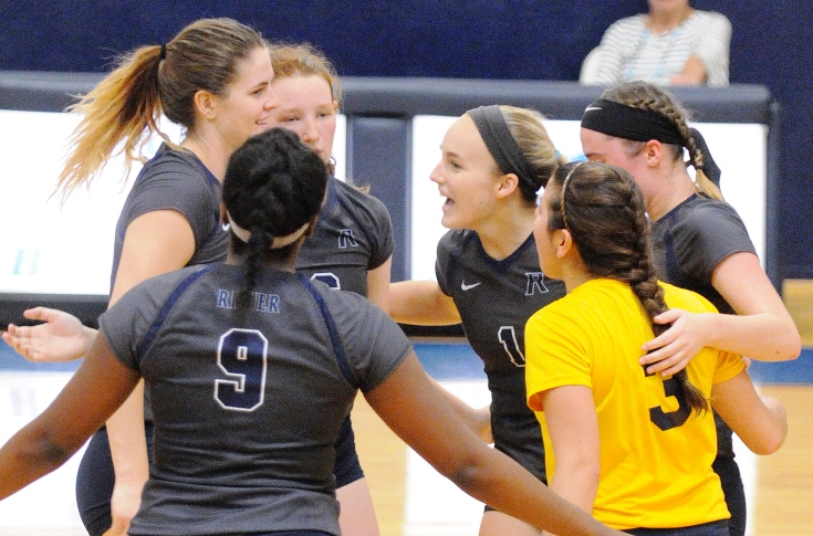 Women's Volleyball: Raiders swept at home by Tufts