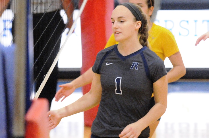 Women's Volleyball: Regular Season comes to an end with Tri-Match split