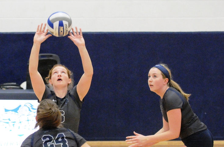 Women's Volleyball: Macken directs Raiders to a pair of GNAC victories