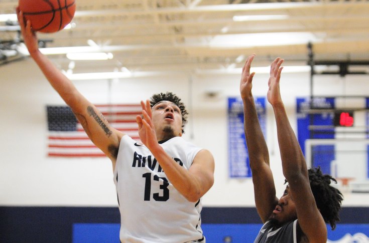 Men's Basketball: Raiders fall in home-opener to Lesley