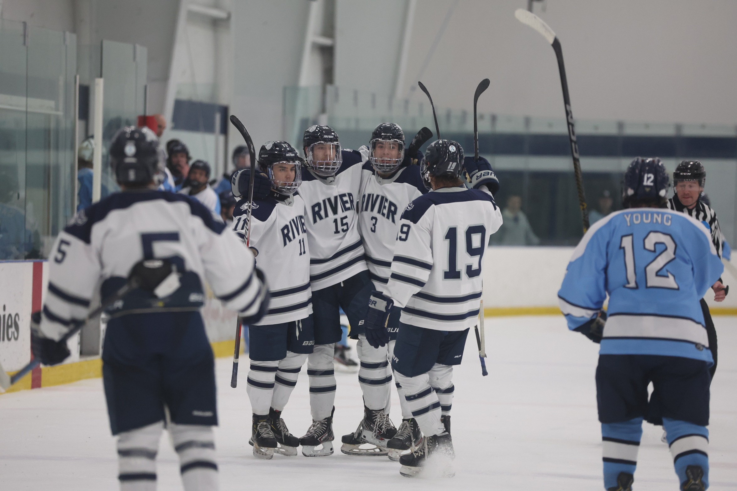 Men’s Ice Hockey Loses Tough Battle to Owls