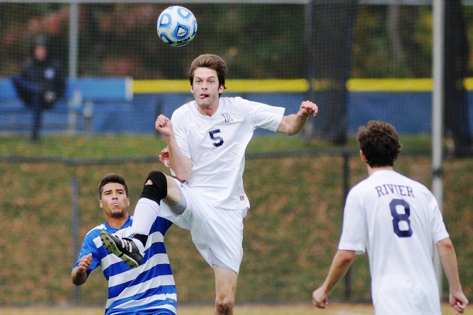 Men's Soccer allows a early goal in 1-0 loss to Saint Joseph's