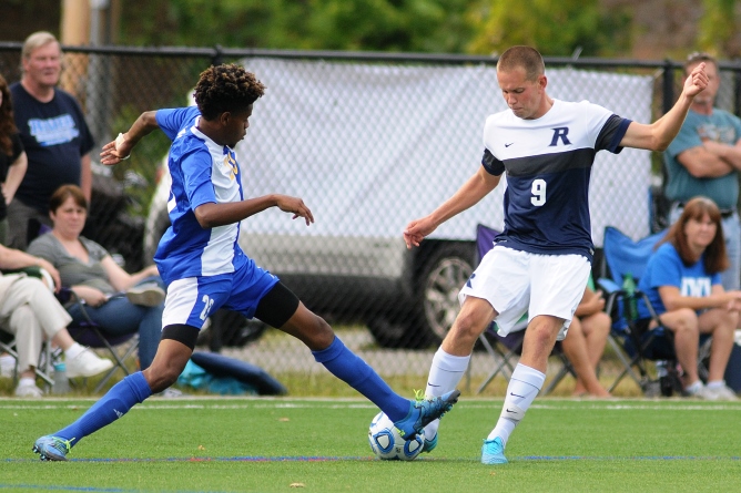 Late goal sends Men's Soccer to 2-1 defeat against Suffolk