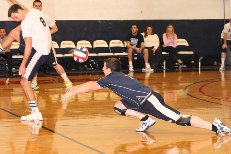 Rivier Clinches Top Seed in GNAC With 3-0 Win Over JWU