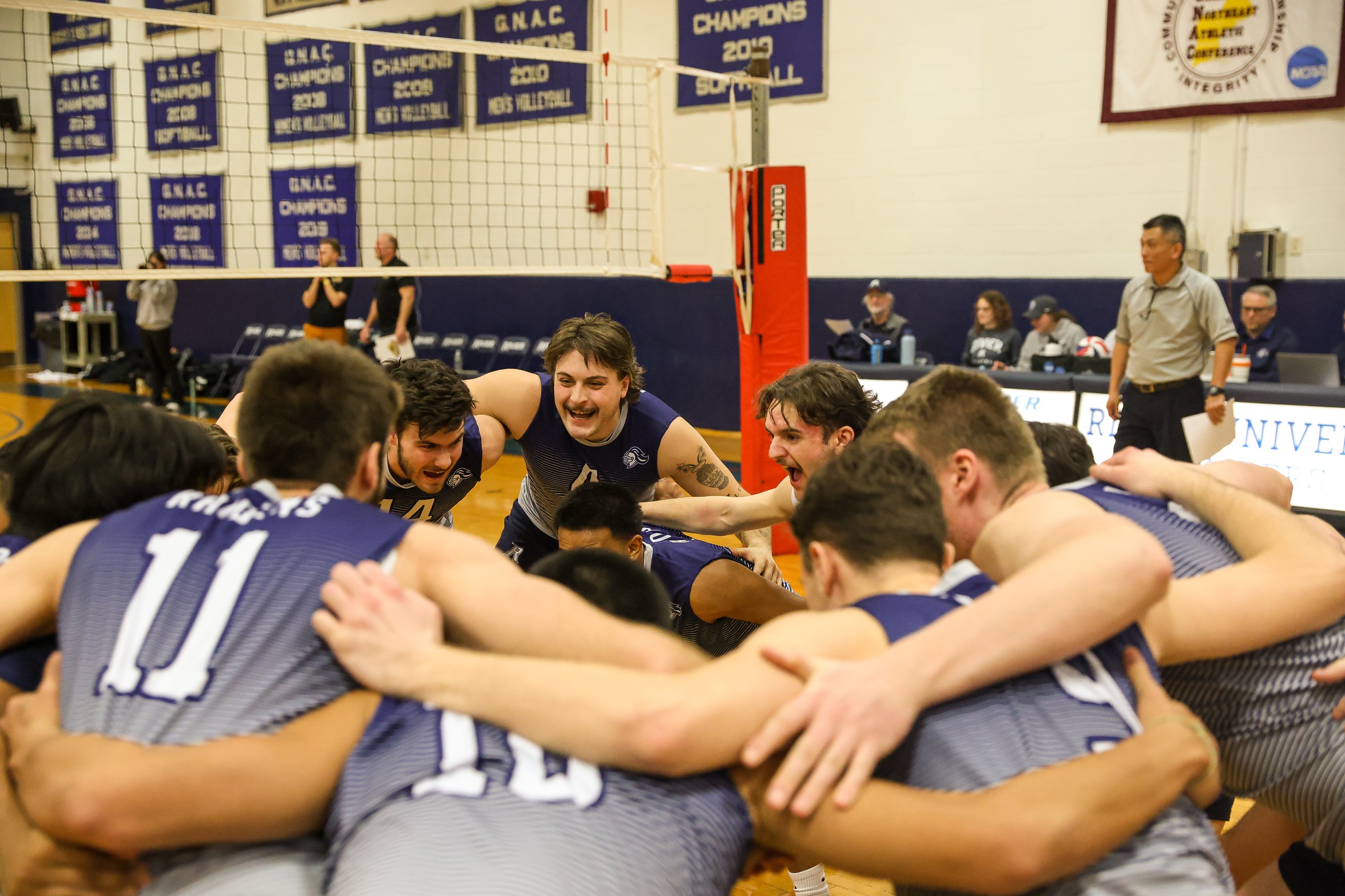 Men’s Volleyball Downed by Endicott