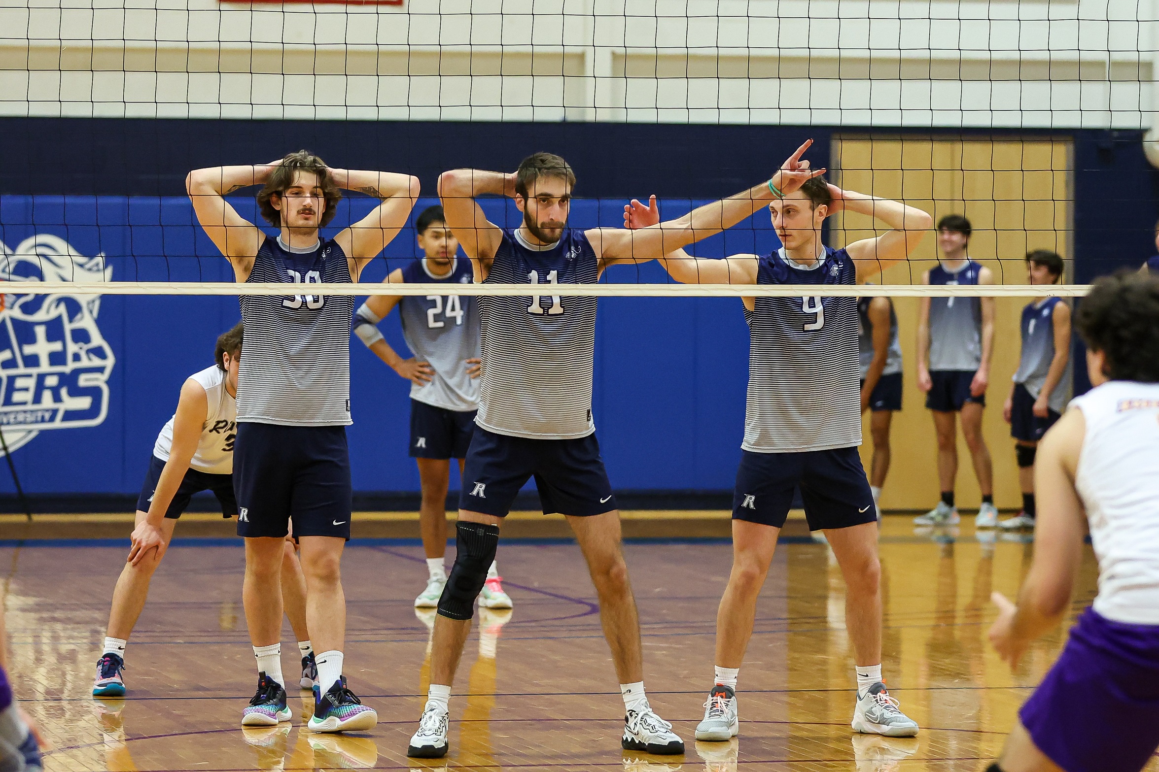 Men’s Volleyball Splits with Emmanuel and Lasell