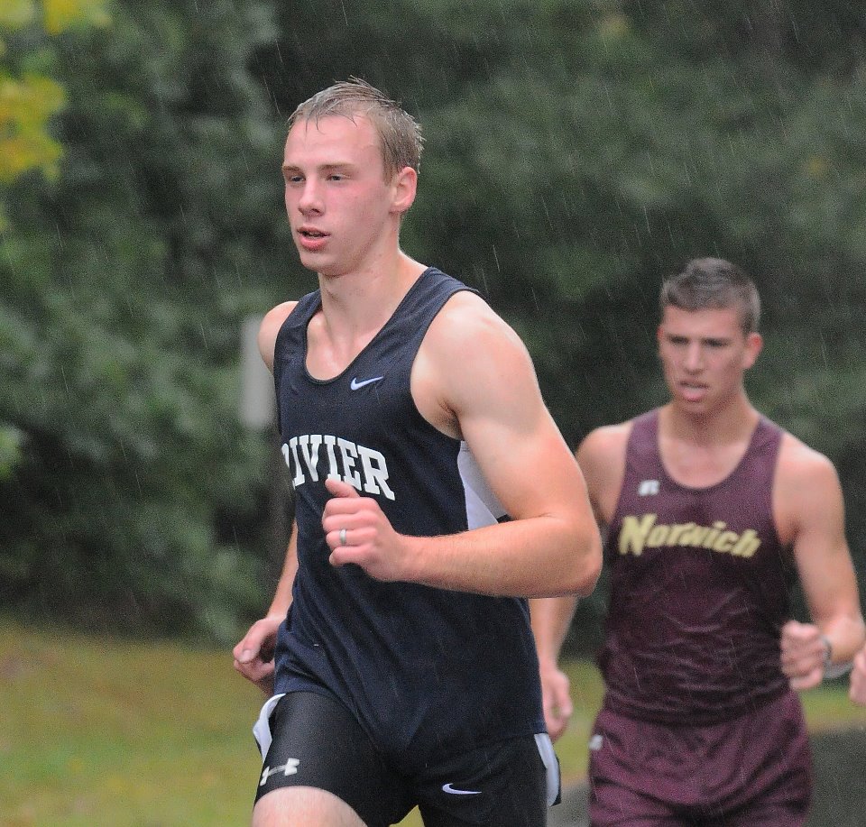 Men's XC finishes 5th, Davis records personal best