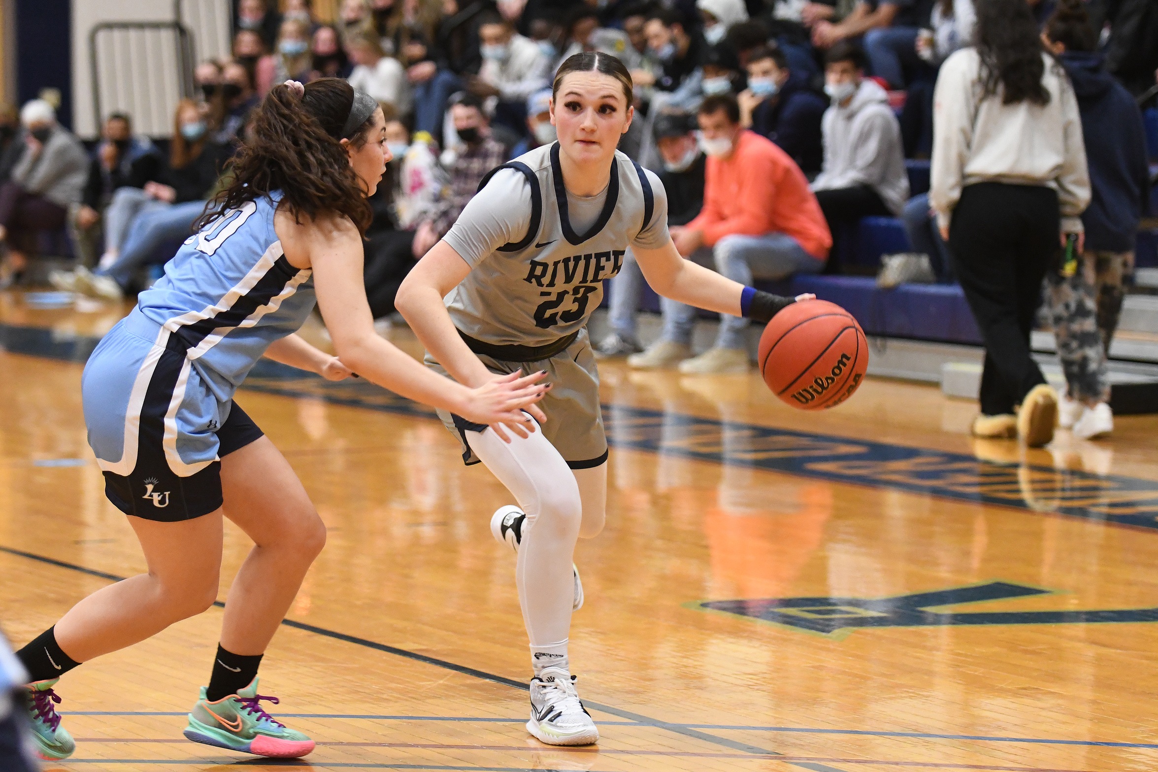 Women’s Basketball Downs Chargers