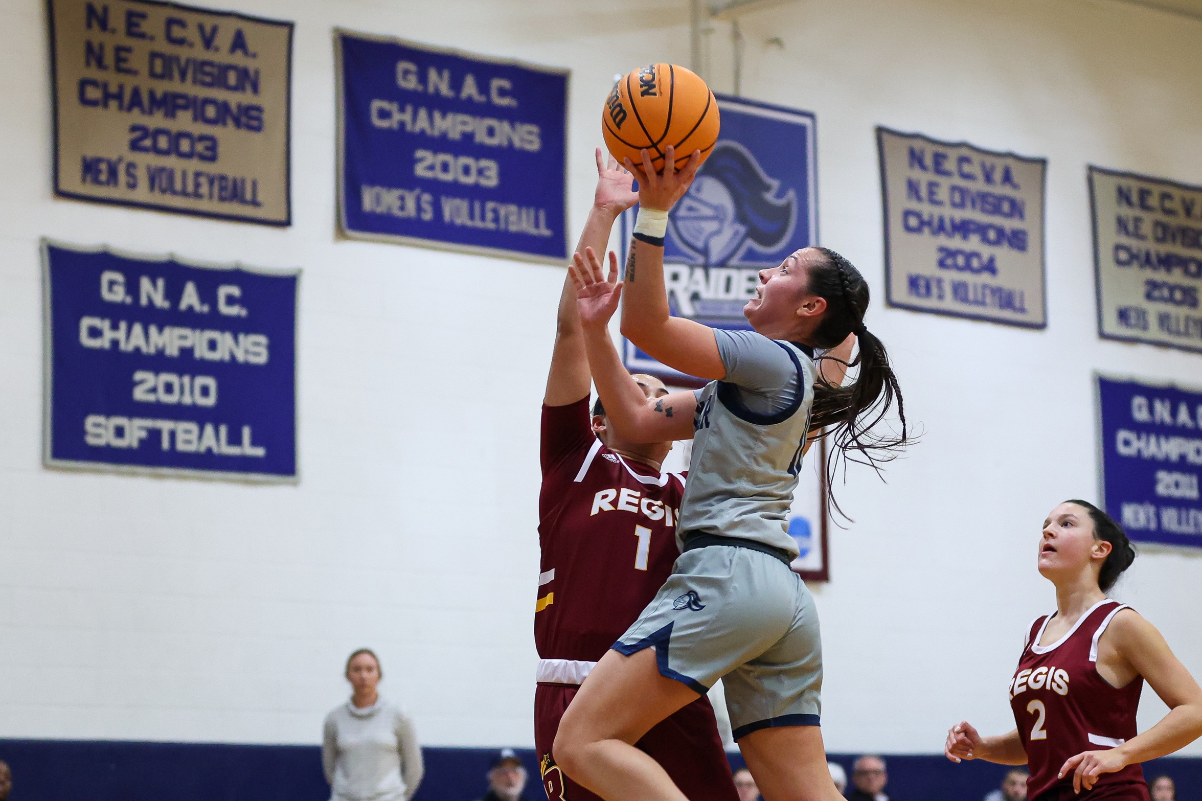 Women’s Basketball Too Much for Chargers
