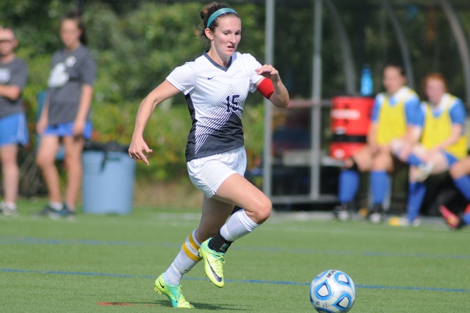 Caron's hat trick leads Women's Soccer past Anna Maria, 5-1