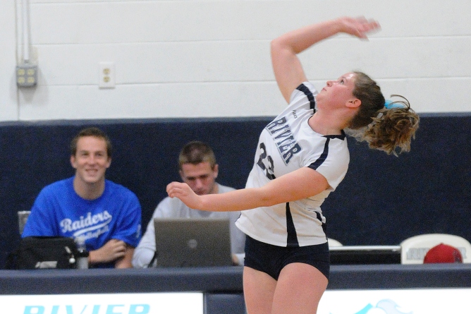 Raiders split home Tri-Match, now 6-1 in the GNAC
