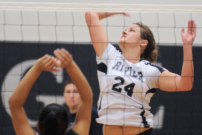 Women's Volleyball stays hot in 3-0 win
