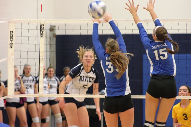 Women's Volleyball suffers a 3-1 defeat at Colby-Sawyer