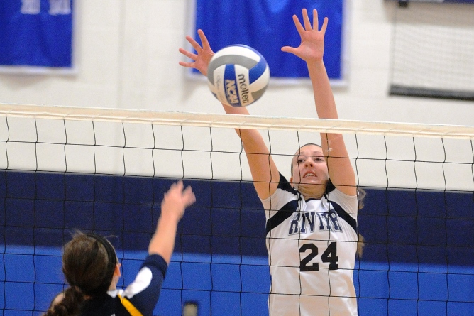 Women's Volleyball wins one, drops one in GNAC Tri-Match