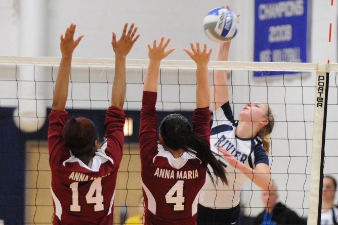 Women's Volleyball advances to the GNAC Semifinals