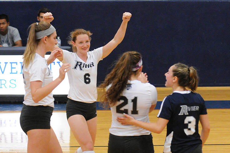 Women's Volleyball: Raiders take two from Gordon & UMPI