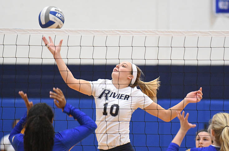 Women's Volleyball: Raiders stumble on the road; fall to Emerson 3-0