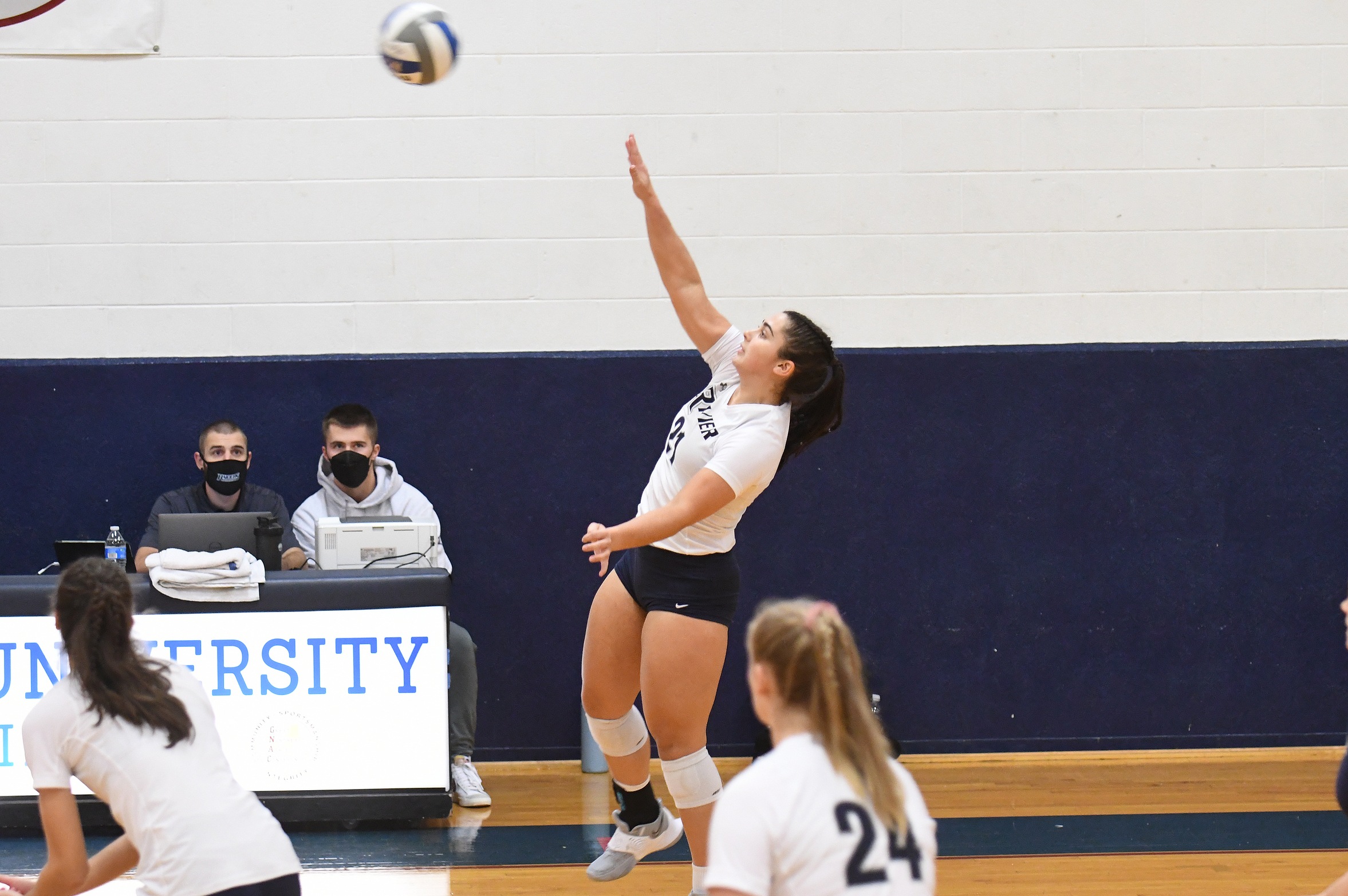 Racevicius’ 17 Kills Lifts Volleyball Over NEC