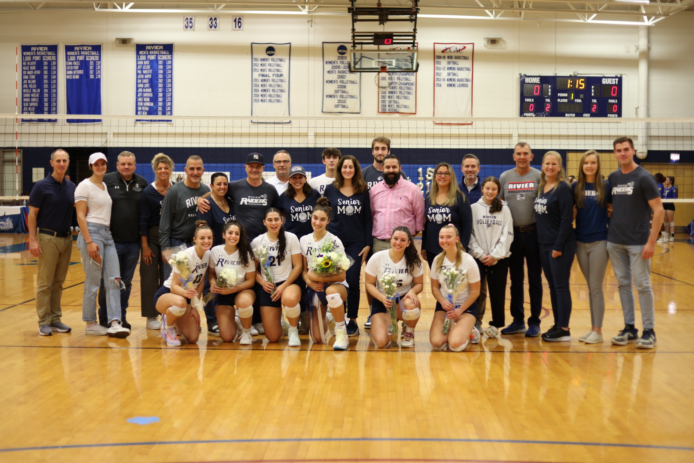 Women’s Volleyball Sweeps JWU on Senior Day