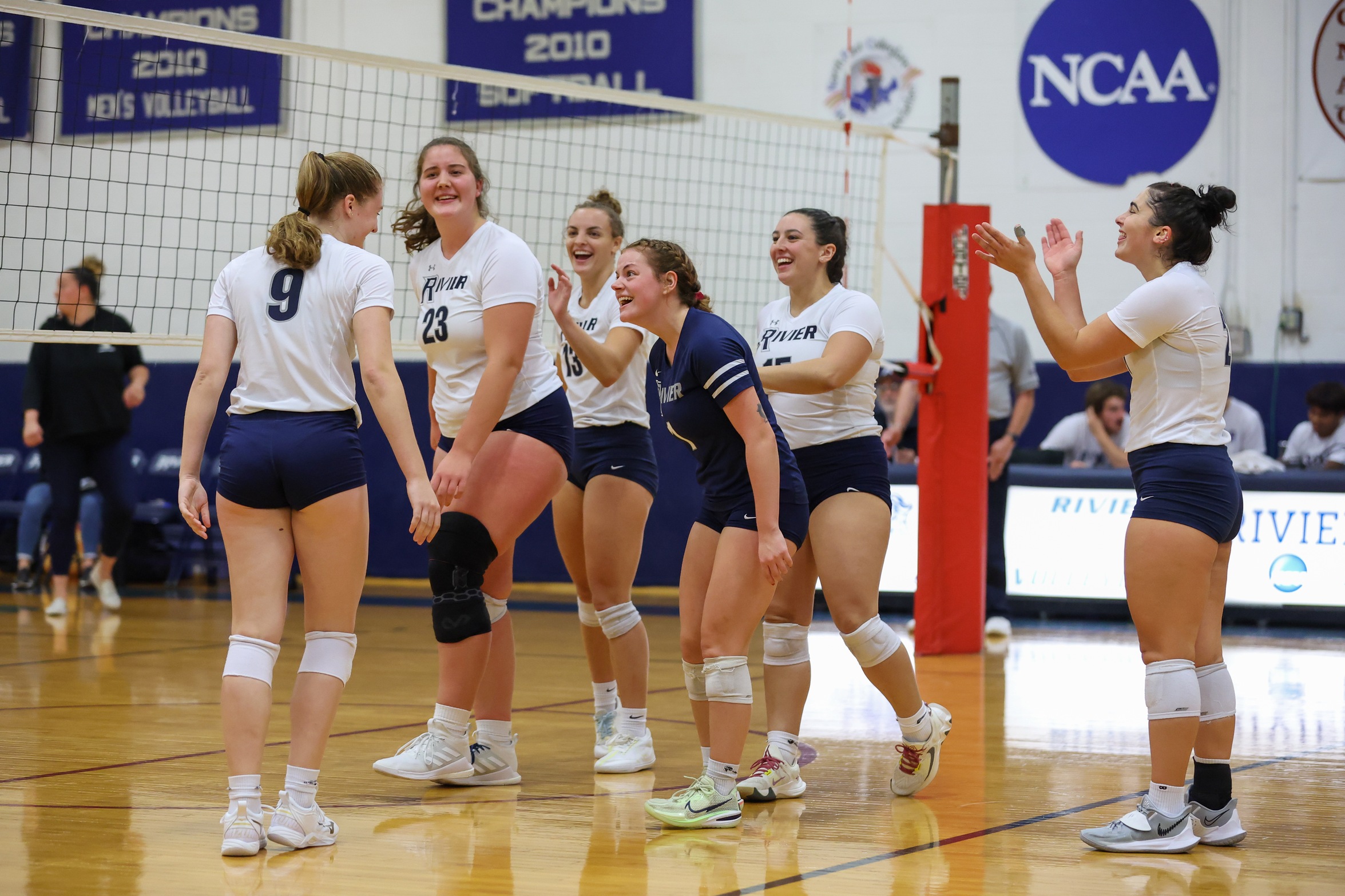 Volleyball Moves Past Monks to Semifinals