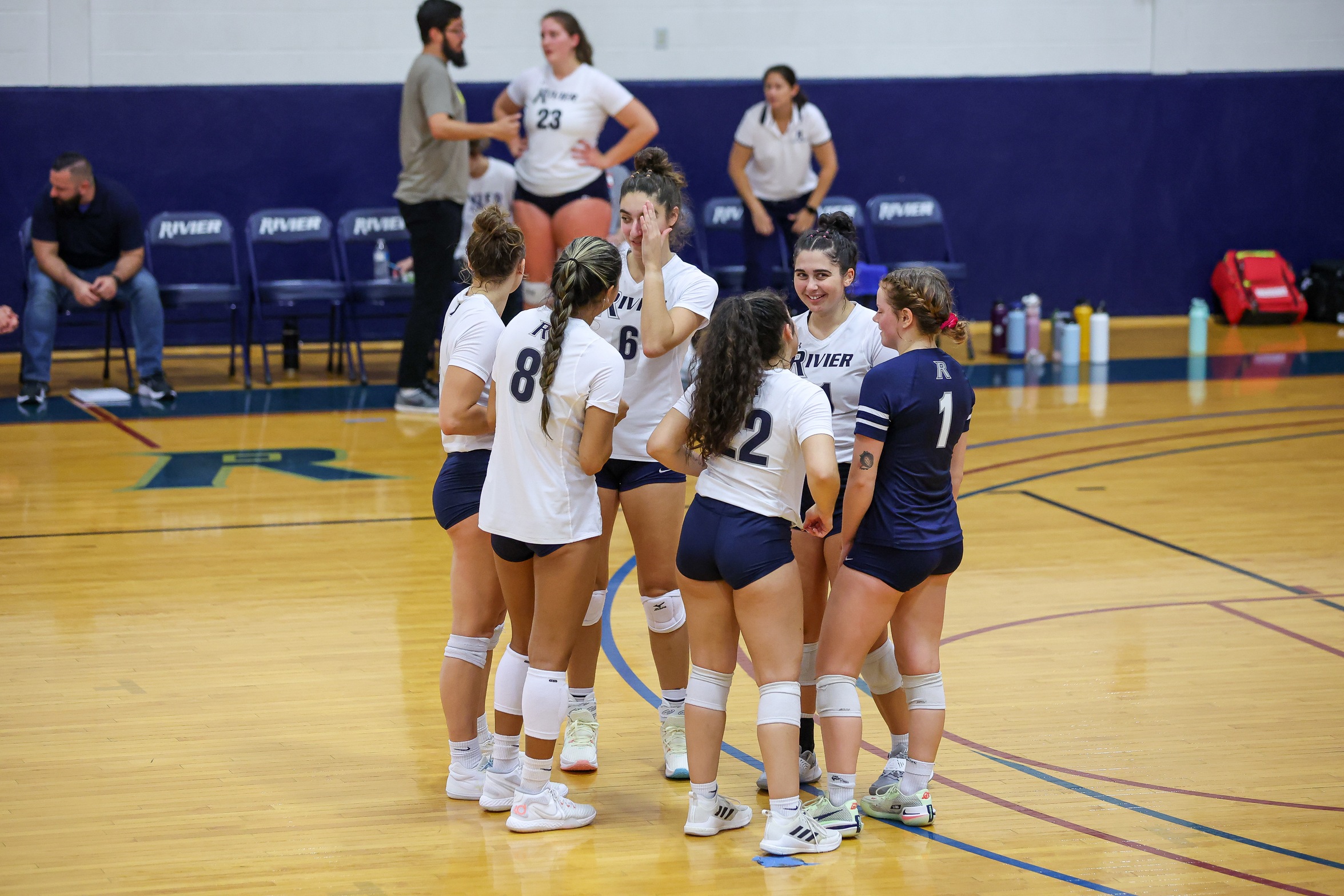 Volleyball Deals Simmons First GNAC Loss of the Season
