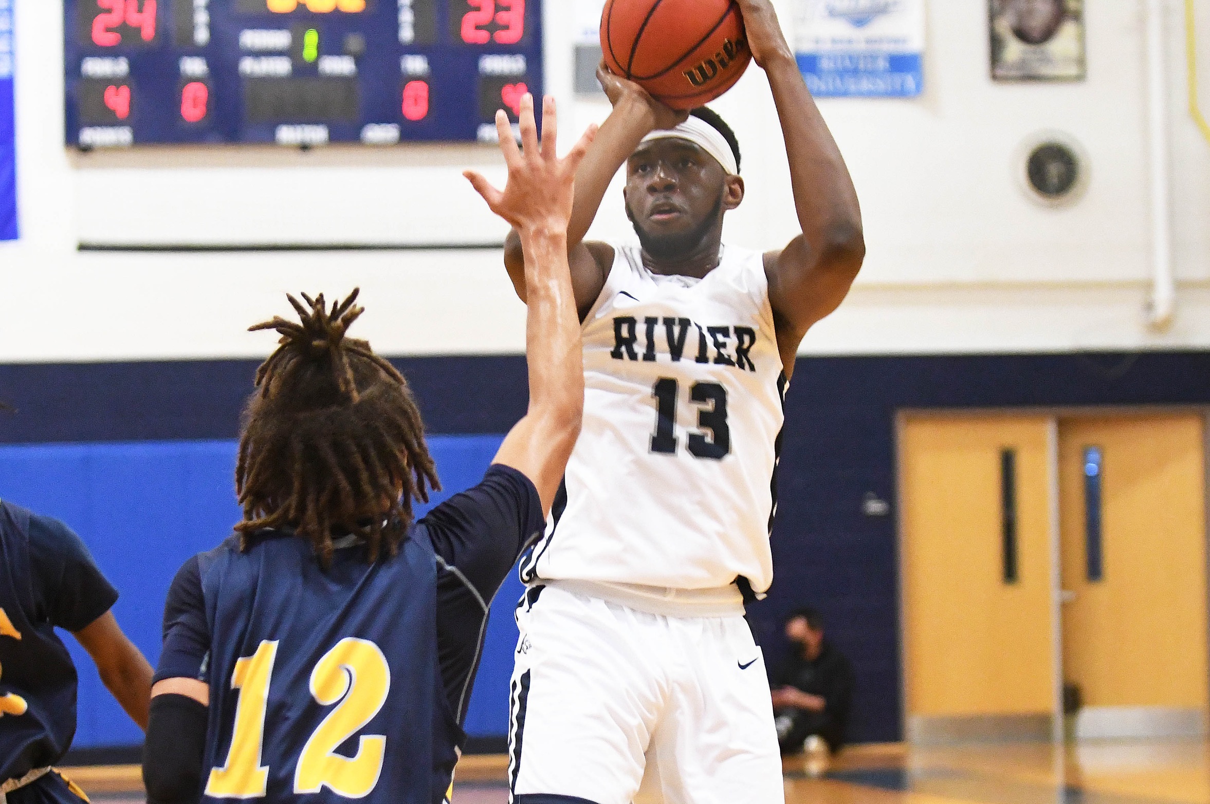 Gillette’s 32 Points Lifts Men’s Basketball over Anna Maria