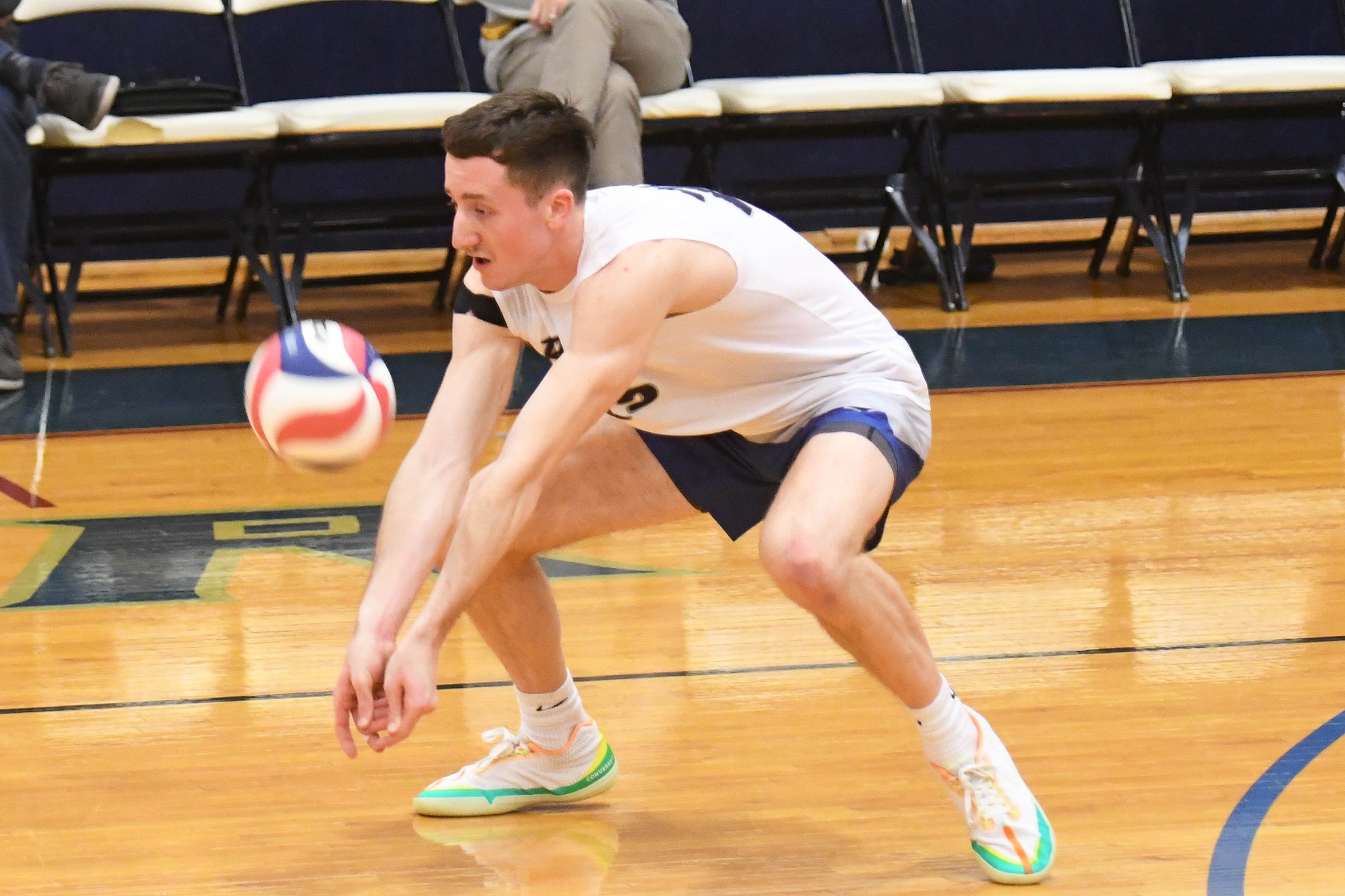 Men’s Volleyball Wins Fifth Straight After Downing Emmanuel