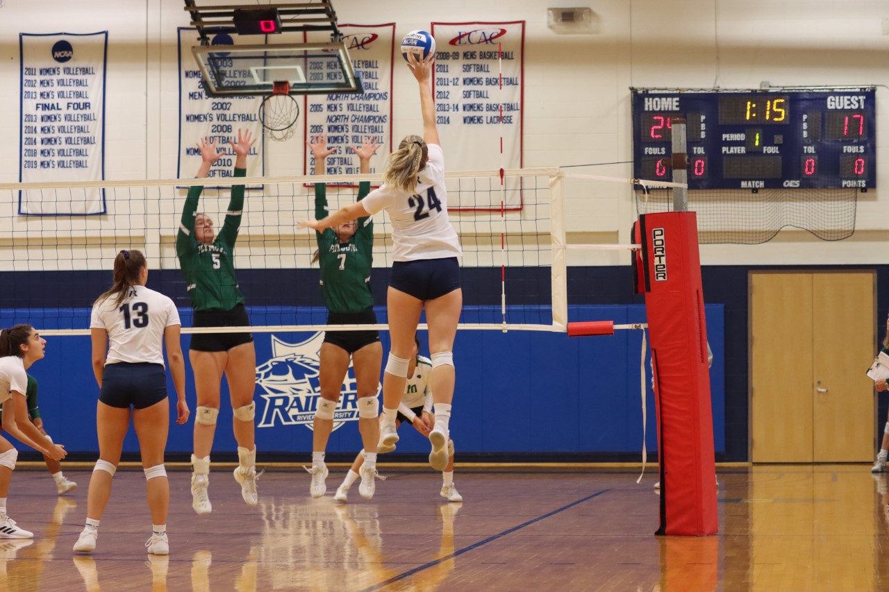 Women's Volleyball Drops Nail Biter with Plymouth State